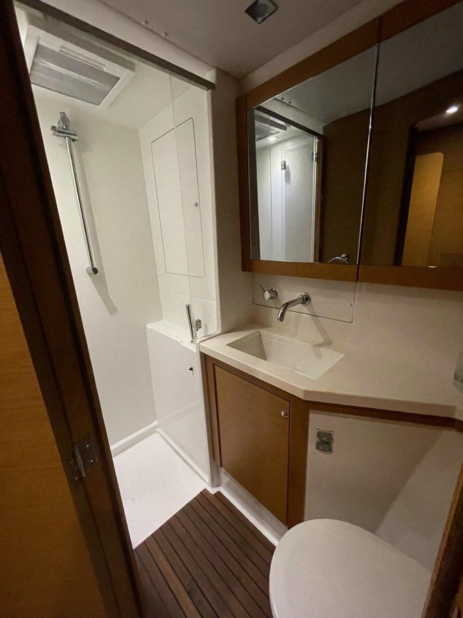 Buy a yacht UNFETTERED  450F