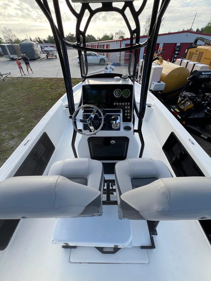 Buy a yacht LUNA SEA  2400 Pure Bay