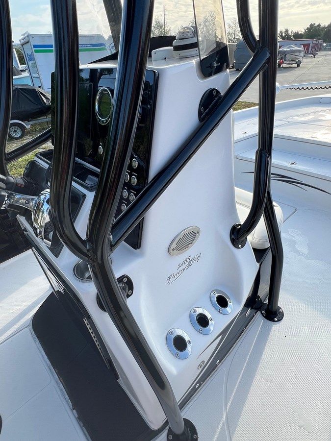 the best price on LUNA SEA 24