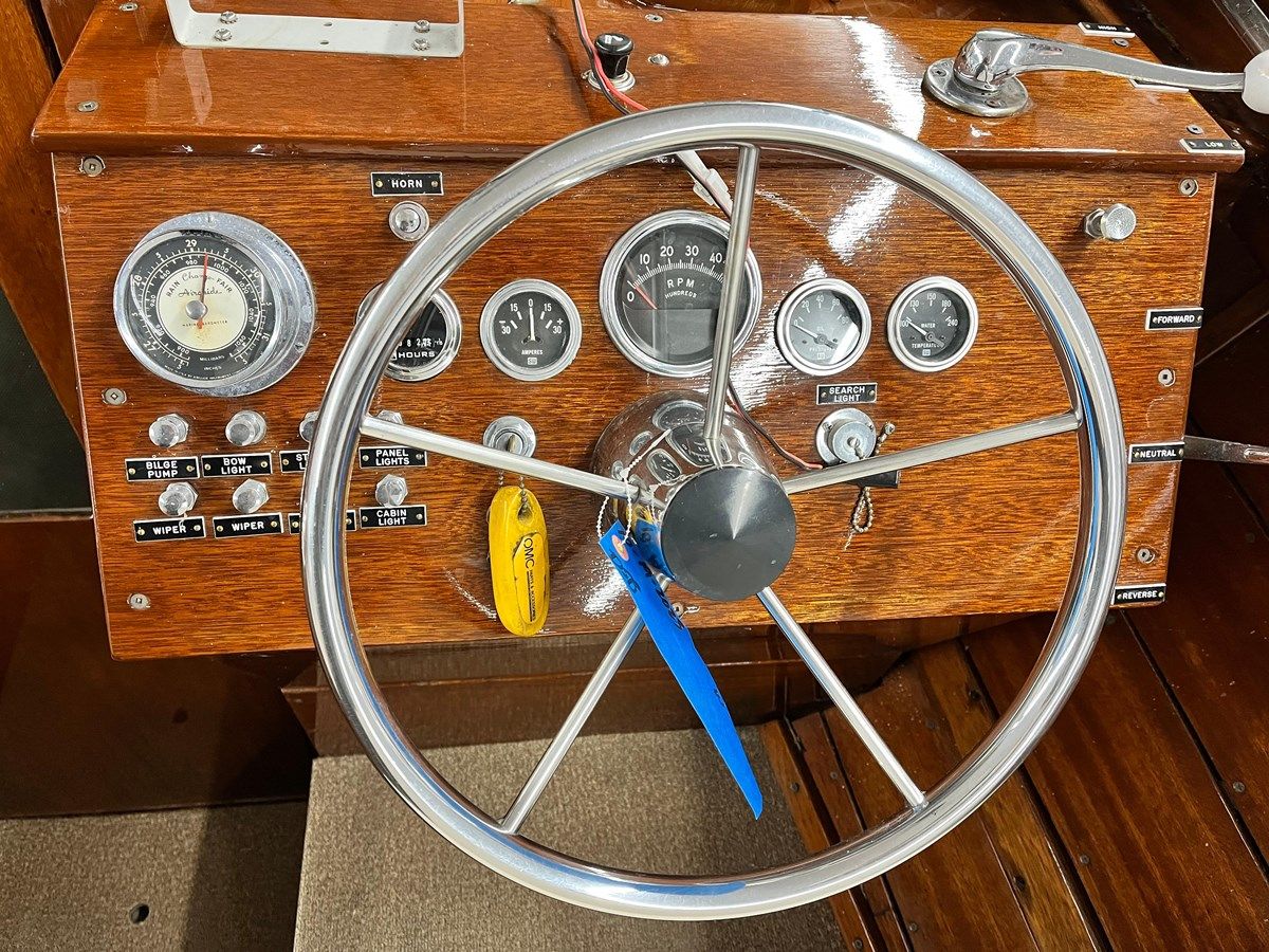 Купить яхту 1963 Lyman Sportsman Sportsman в Shestakov Yacht Sales