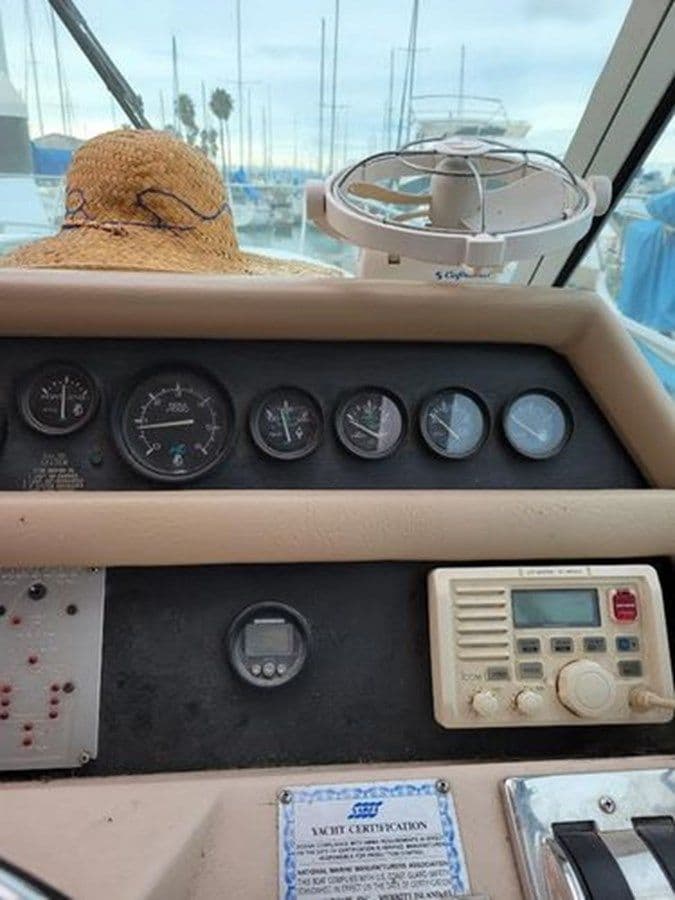 Buy a Habit Forming II 1990 at Shestakov Yacht Sales