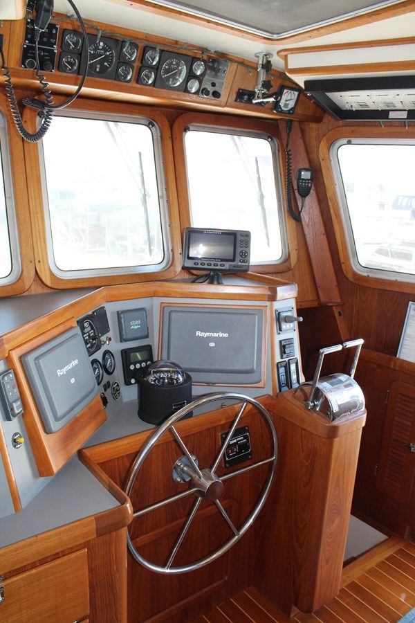 RED OCTOBER - CHERUBINI yacht sale