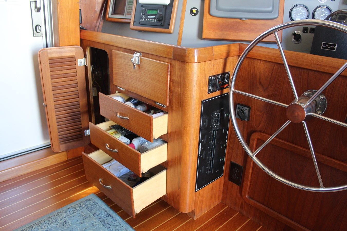 Buy a RED OCTOBER at Shestakov Yacht Sales