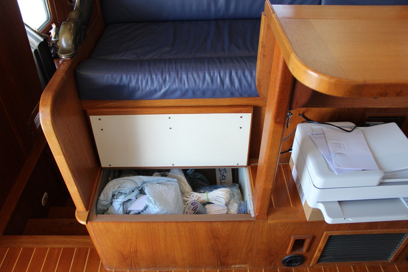 the best price on RED OCTOBER 1999