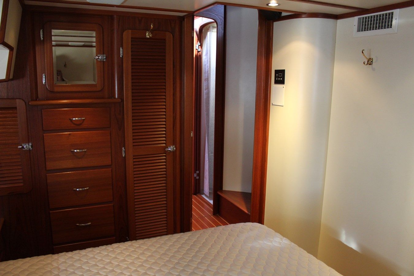 Buy a yacht RED OCTOBER Cherubini Independence