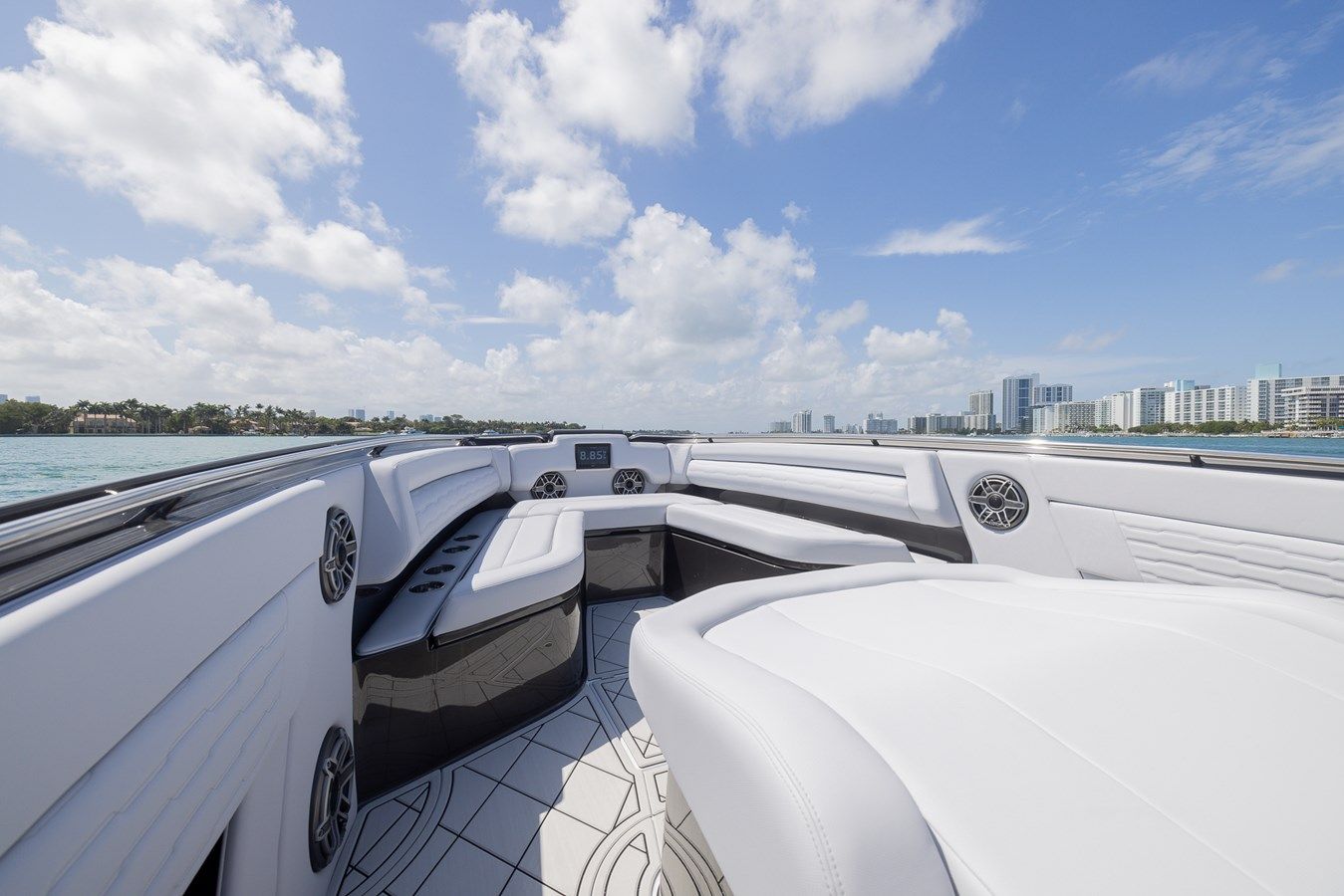 Buy a yacht Nighthawk - Cigarette Racing