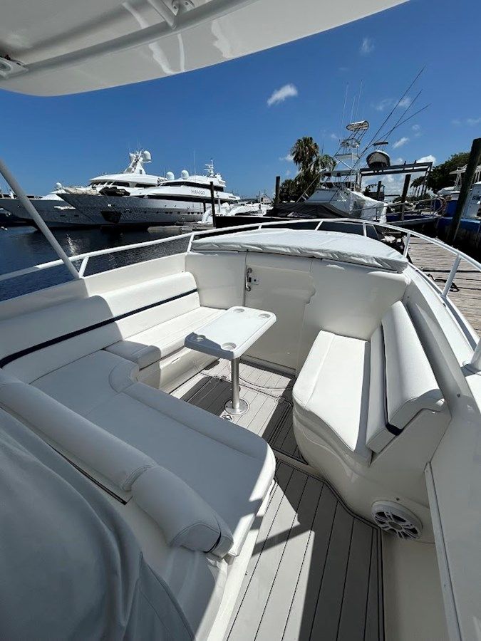best yacht sales deals 2008 Intrepid 32' Cuddy - INTREPID POWERBOATS INC.