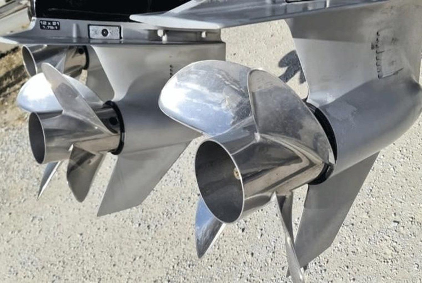 the best price on ESCAPE 39