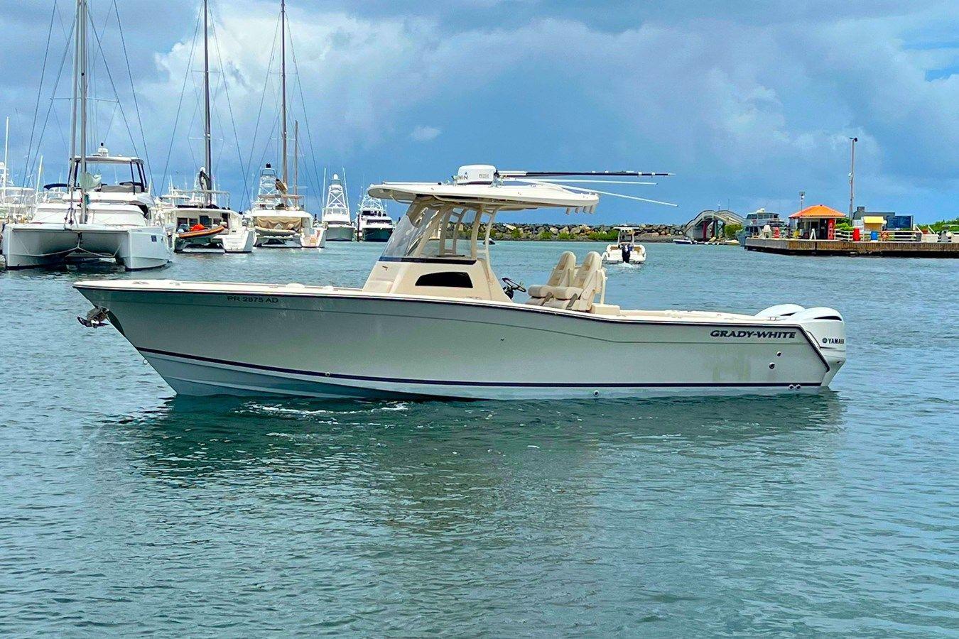 Buy a yacht Canyon 306 2020