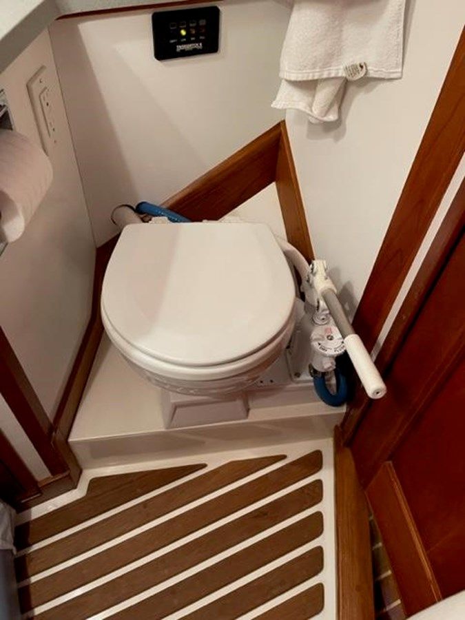 Продажа яхты TRILLIUM