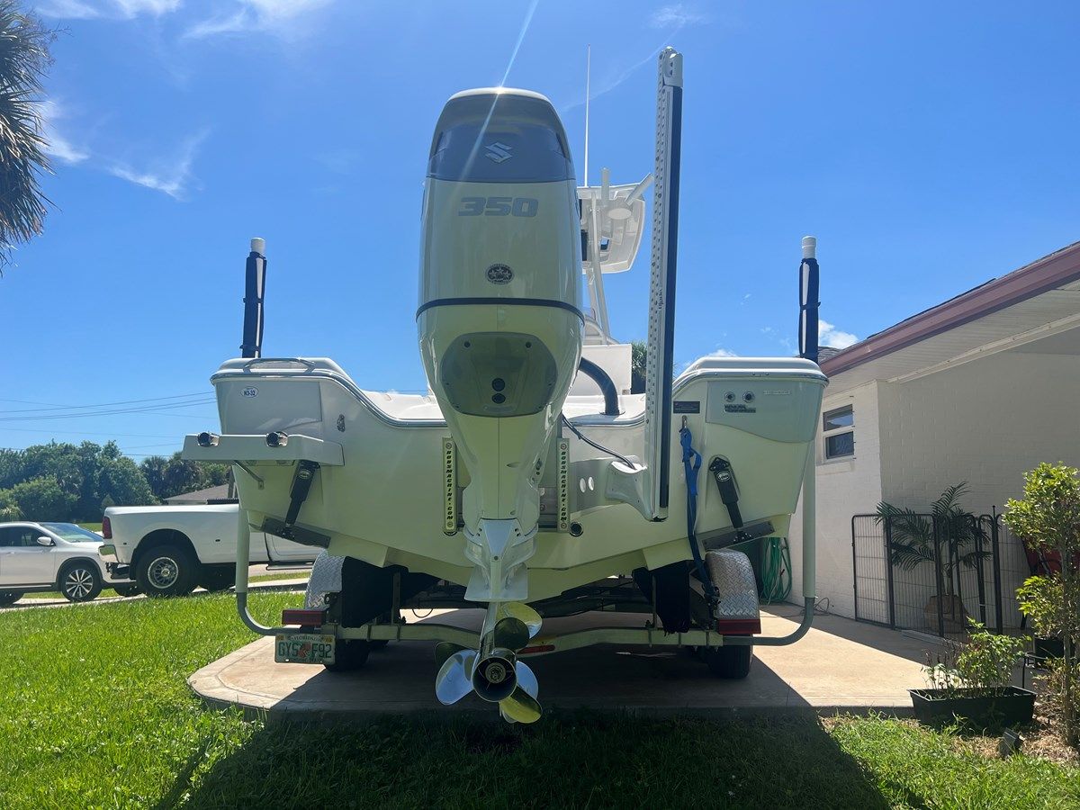 Buy a - 2800 Pure Hybrid at Shestakov Yacht Sales