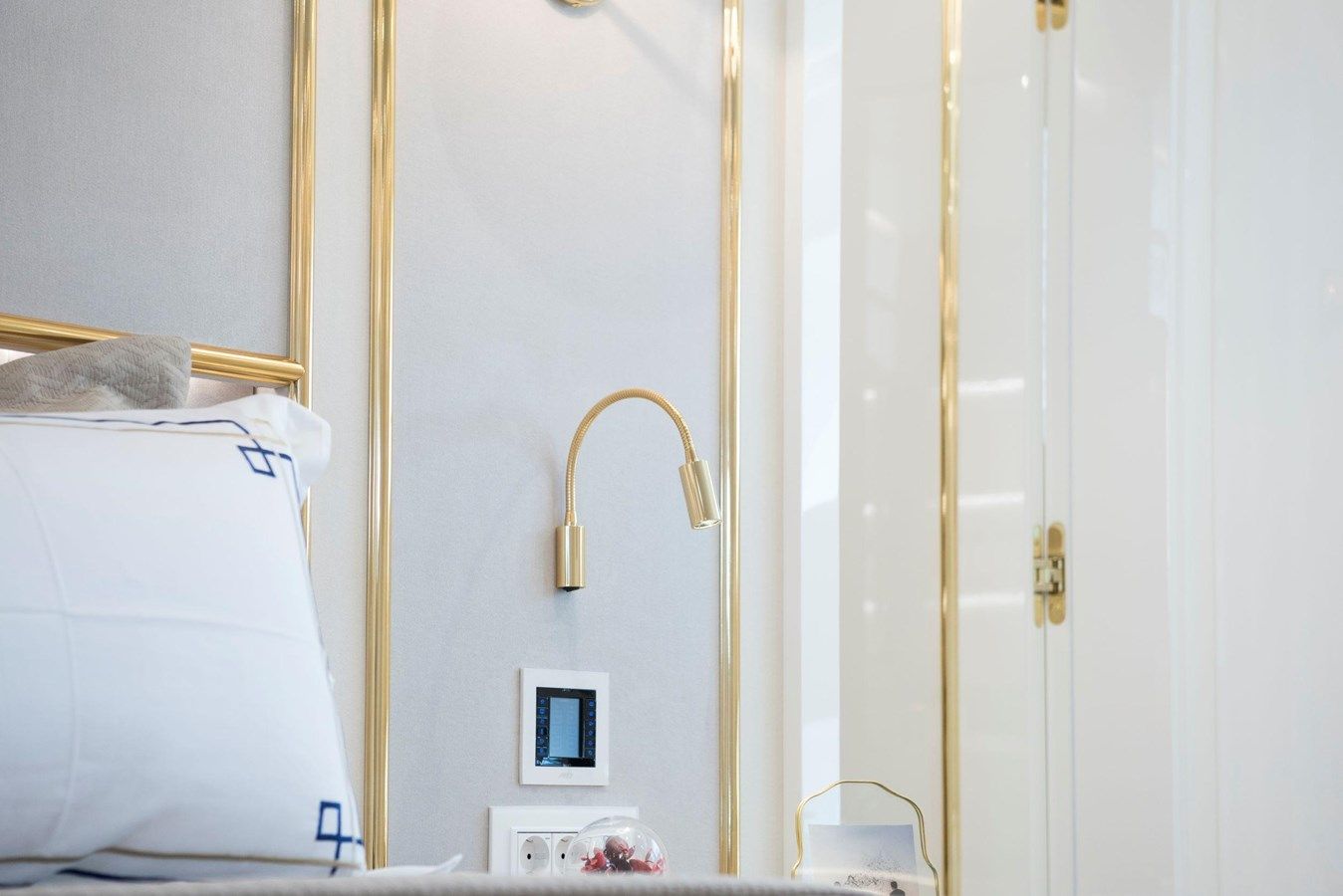 Лучшая цена на SANDRO - Lazzara