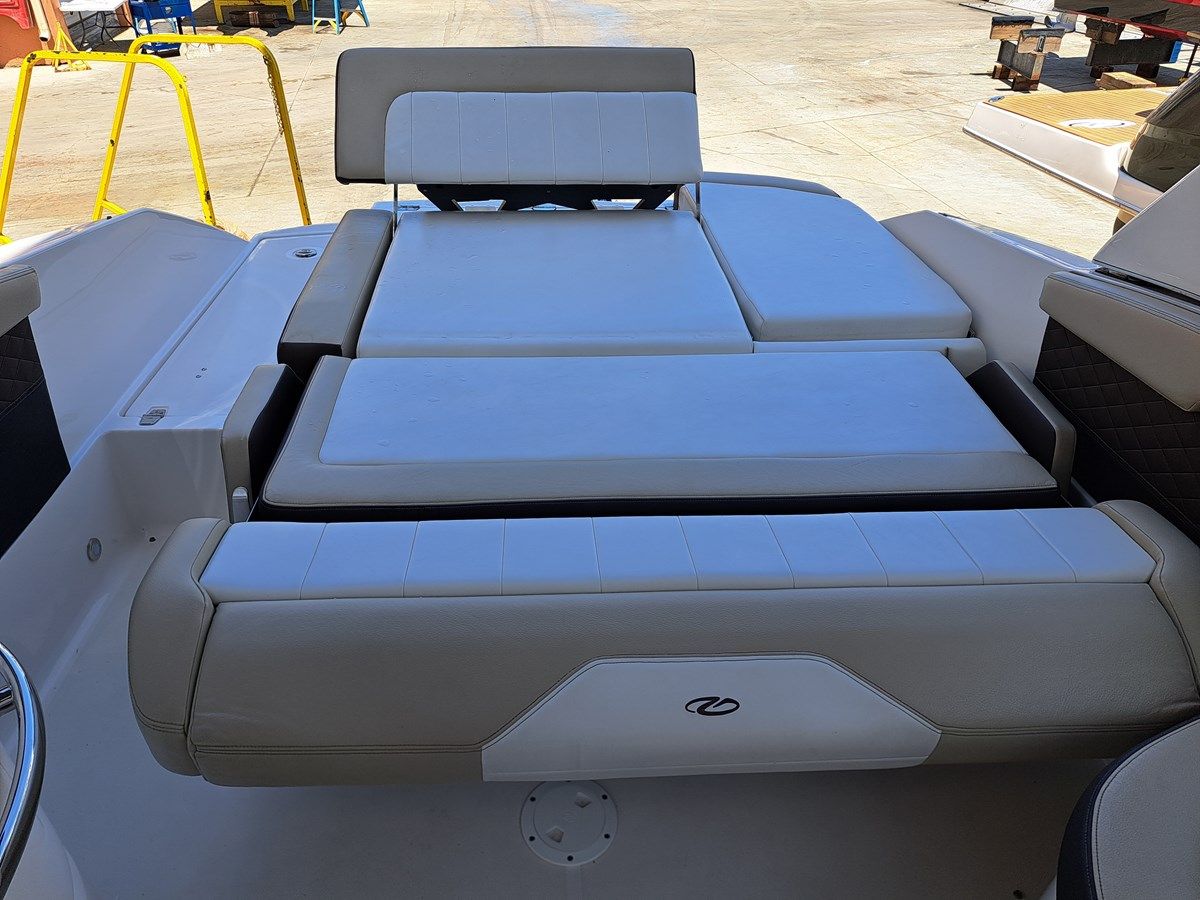 Стоимость яхты - - Regal