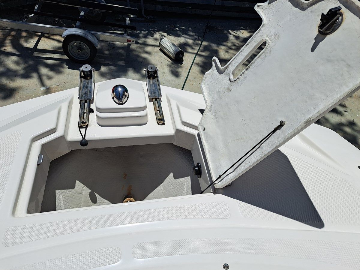 Купить яхту - - Regal в Shestakov Yacht Sales