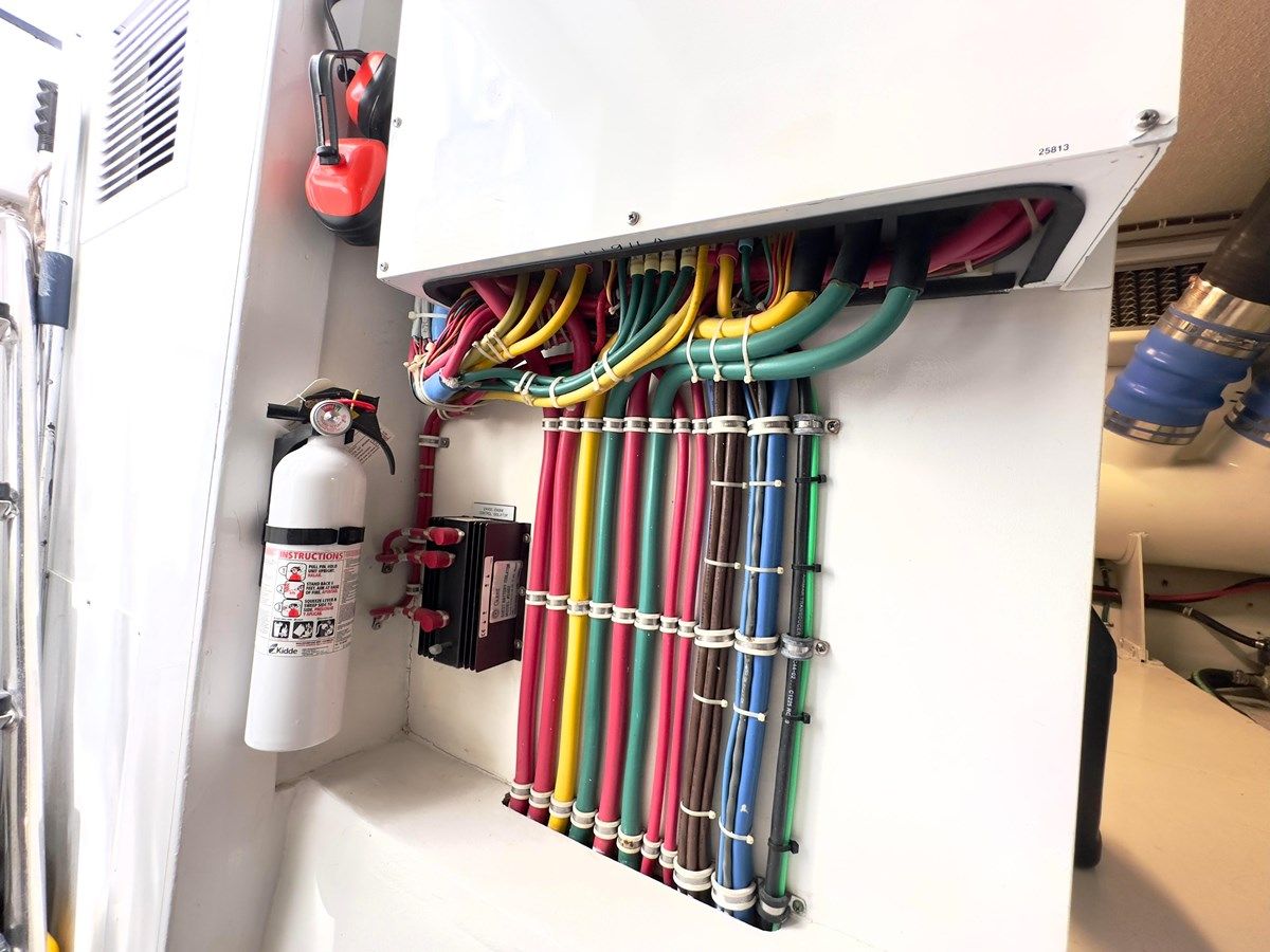 Продажа яхты Otra Vez - Hatteras