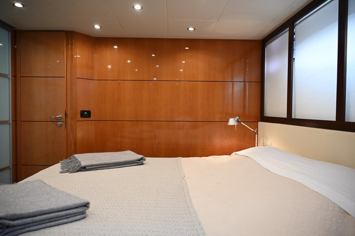 OXYGENE III - PERSHING yacht sale