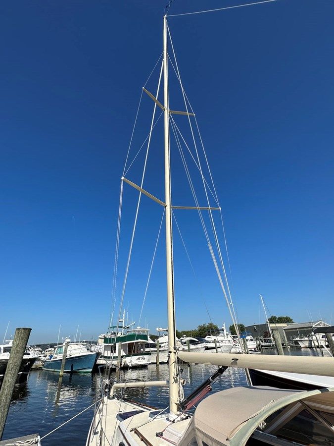 Buy a yacht HERON 2009