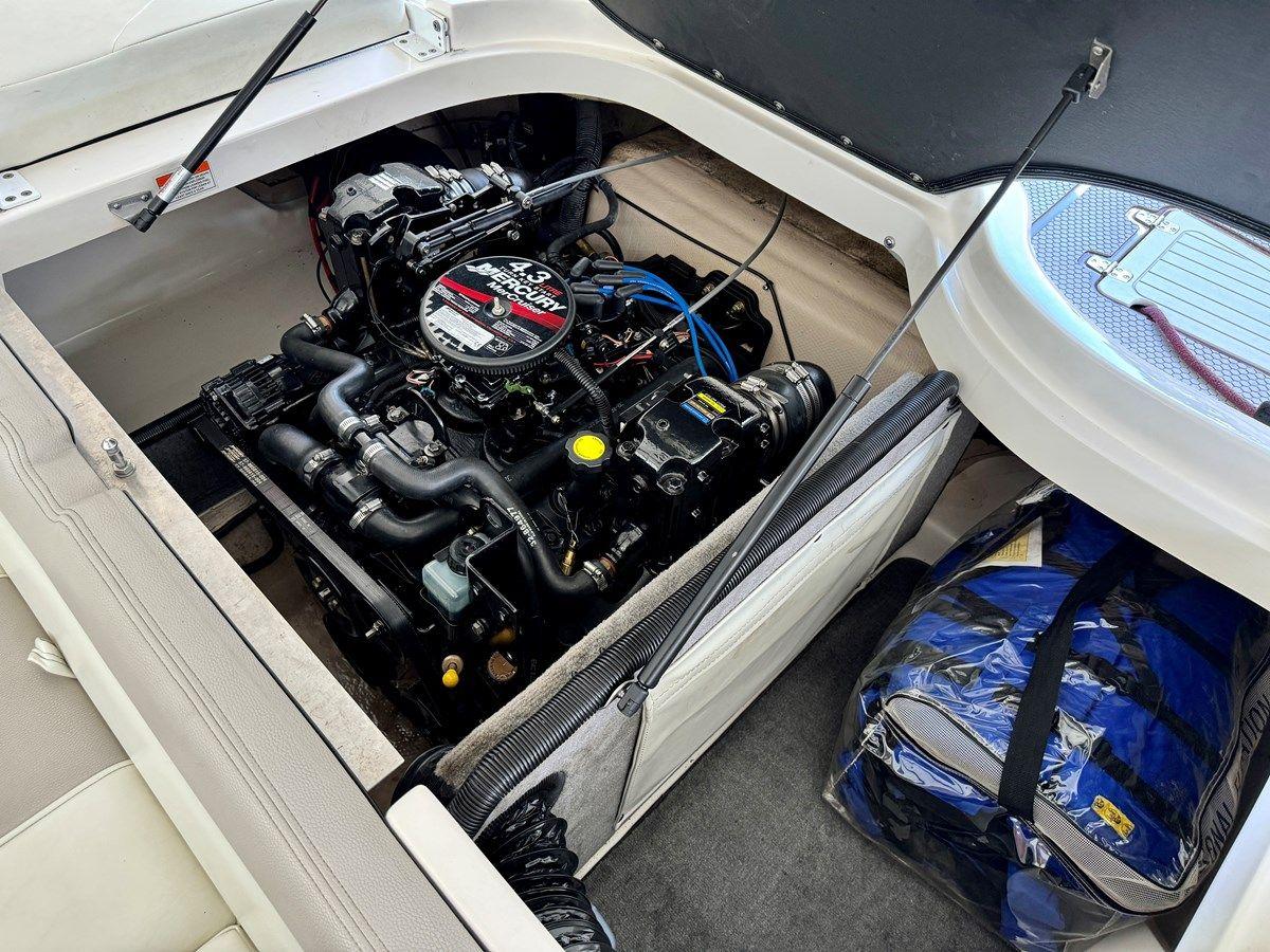 the best price on 2008 Bryant 210 Bowrider 21