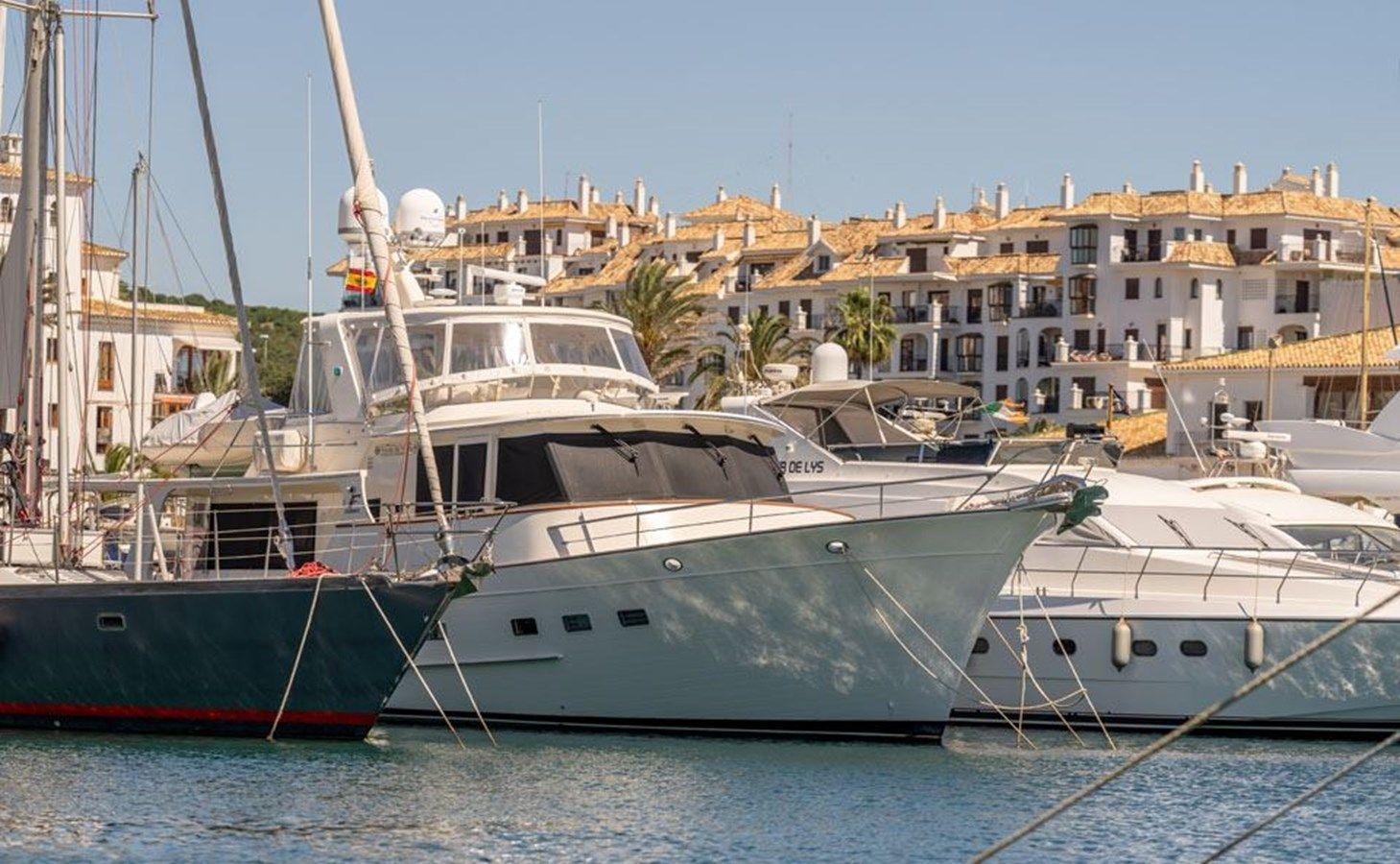 the best price on SARAH BELLE III 2014