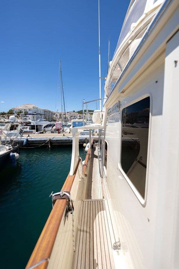 the best price on SARAH BELLE III 65