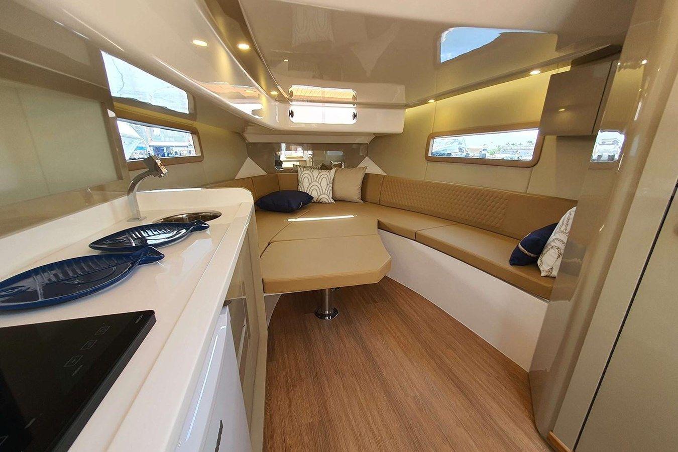 Buy a yacht 2024 Hanover 387 2024