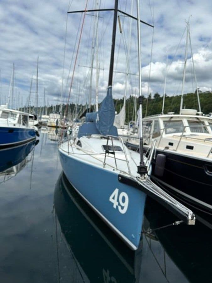 Buy a yacht Dash J99