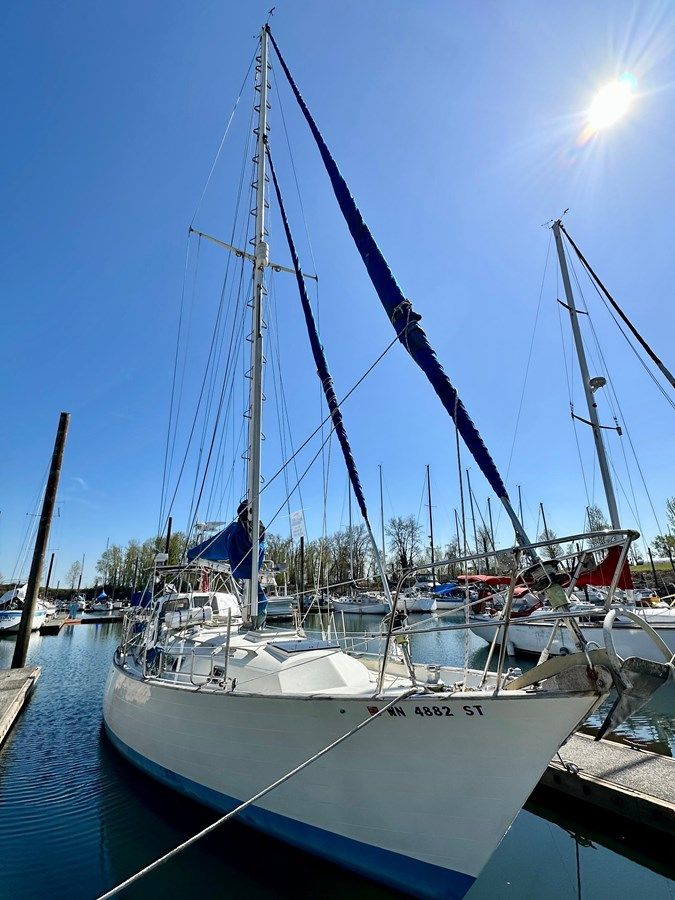 Buy a Sidewinder 40 at Shestakov Yacht Sales
