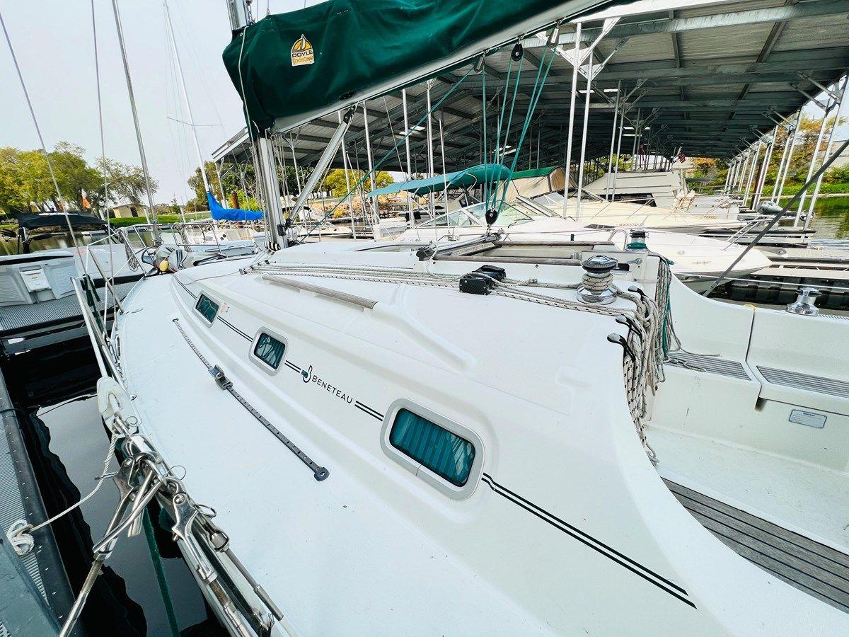 Buy a 2000 Beneteau 311 2000 at Shestakov Yacht Sales