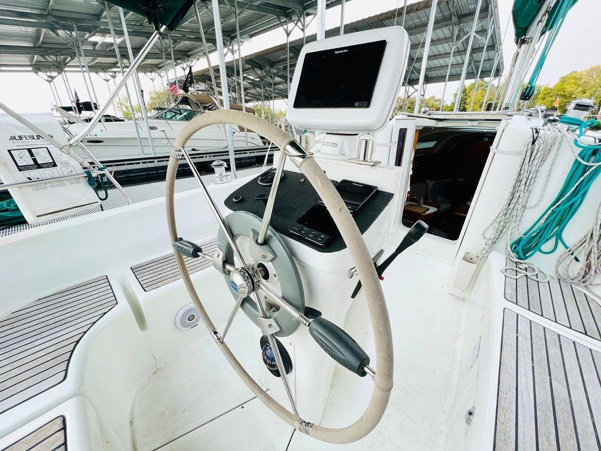 Buy a 2000 Beneteau 311 - Beneteau at Shestakov Yacht Sales
