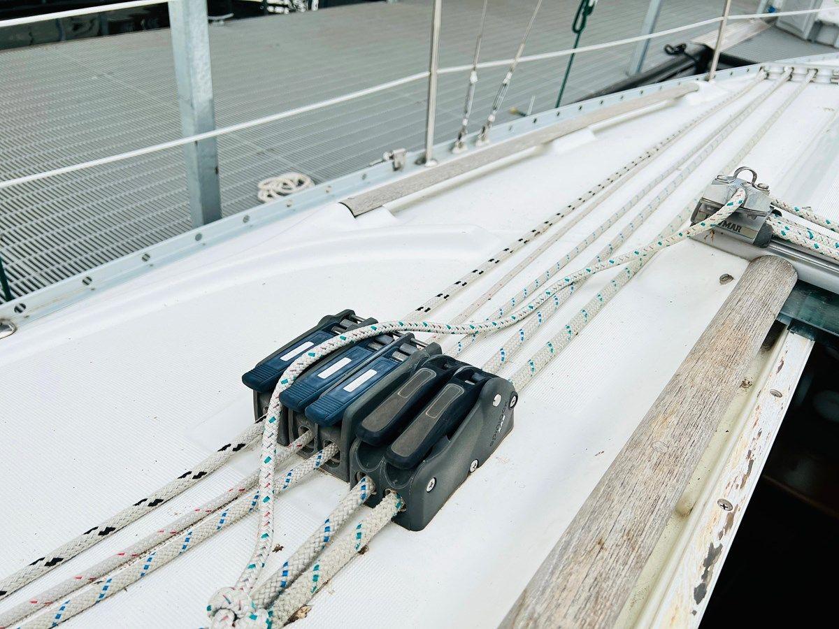 2000 Beneteau 311 31 yacht sale