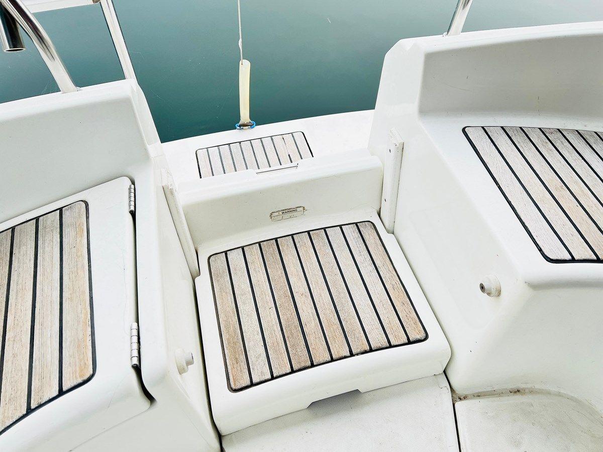 Buy a yacht 2000 Beneteau 311 31