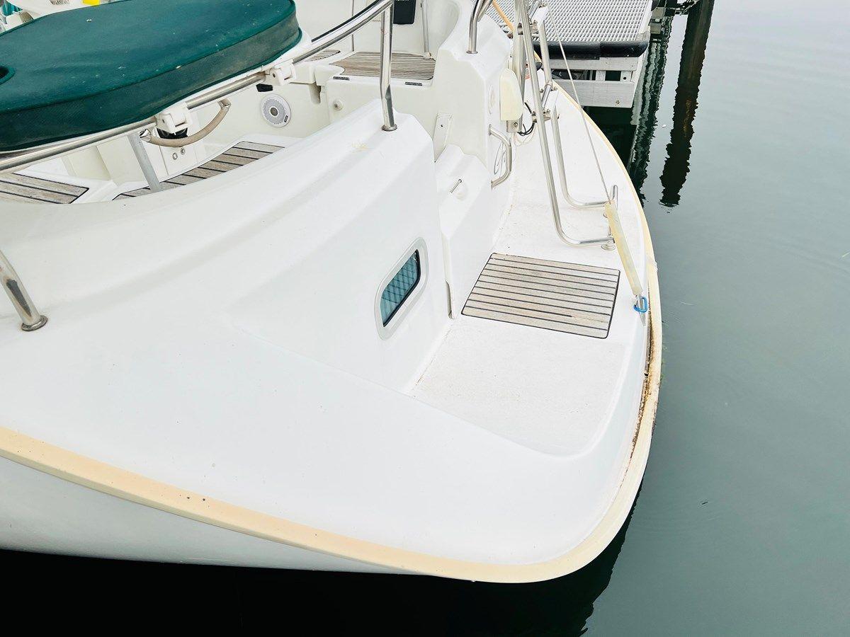 Buy a 2000 Beneteau 311 - Beneteau at Shestakov Yacht Sales