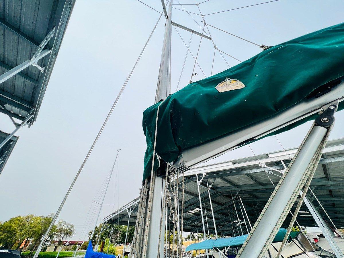 best yacht sales deals 2000 Beneteau 311 31