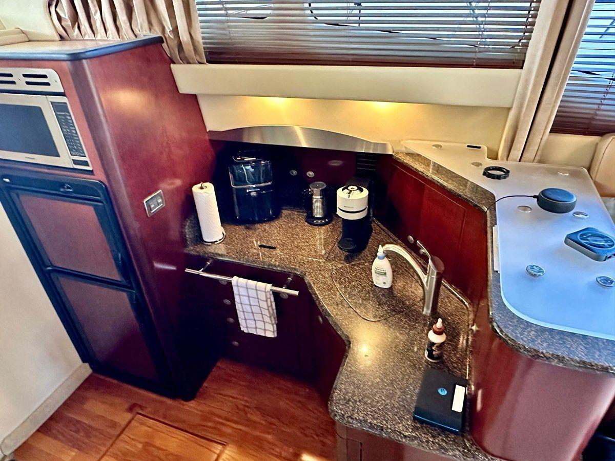 Продажа яхты 2005 Sea Ray 420 Sedan Bridge 45