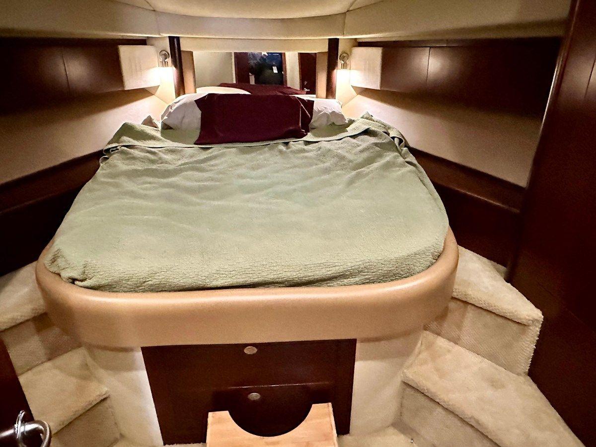 Лучшая цена на 2005 Sea Ray 420 Sedan Bridge 420 Sedan Bridge