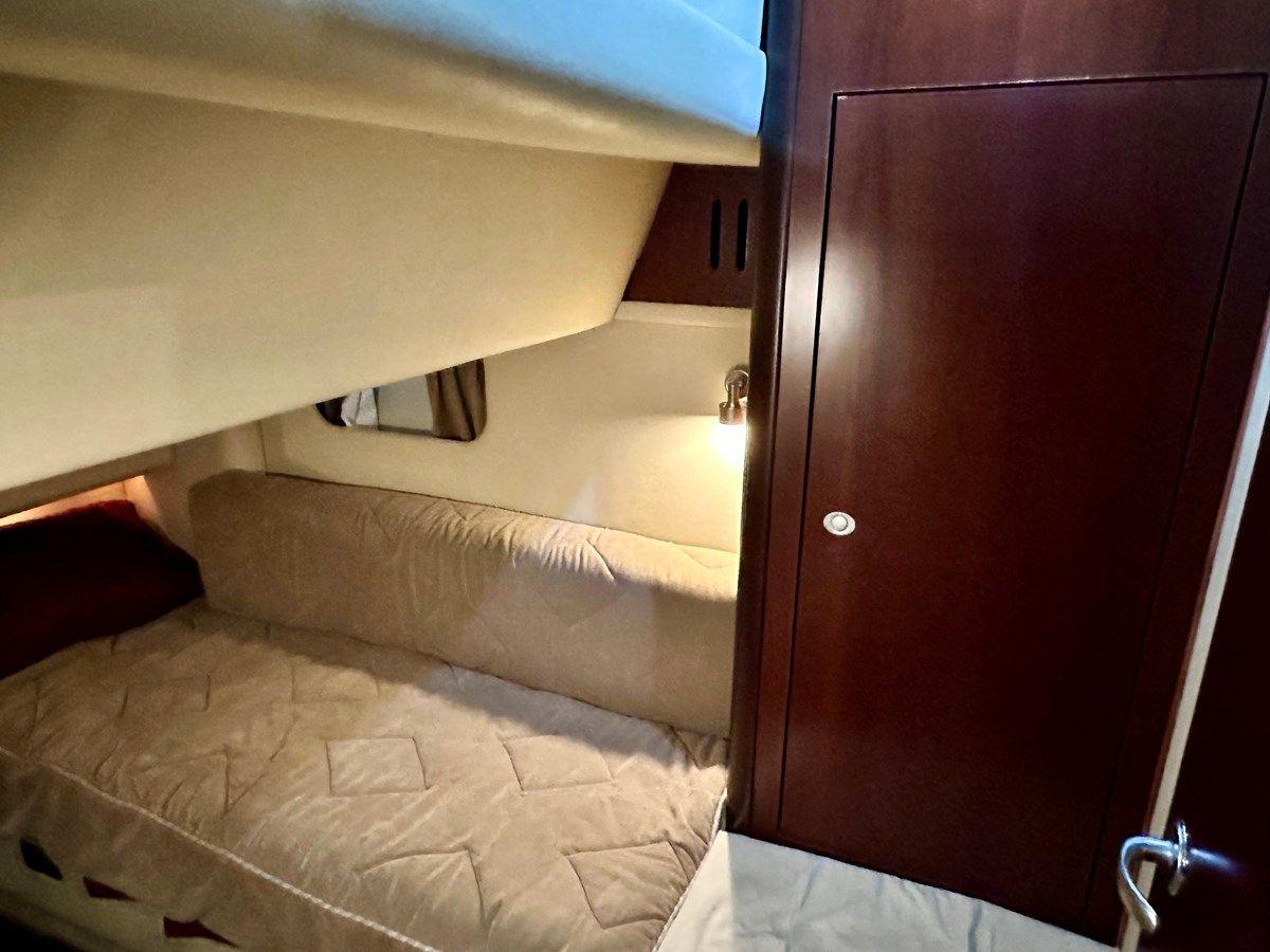 2005 Sea Ray 420 Sedan Bridge