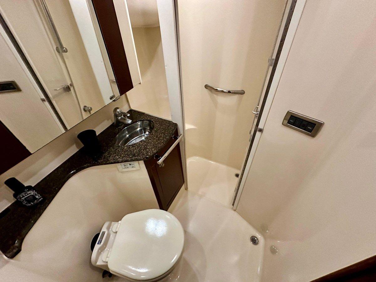 Стоимость яхты 2005 Sea Ray 420 Sedan Bridge 420 Sedan Bridge