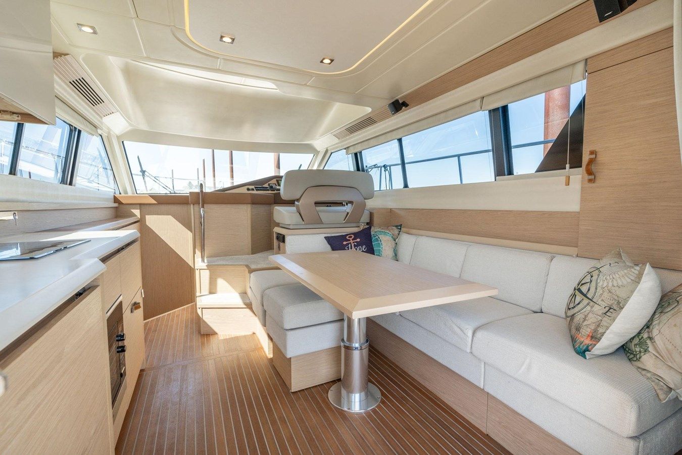 2018 Beneteau Monte Carlo MC4 - Beneteau
