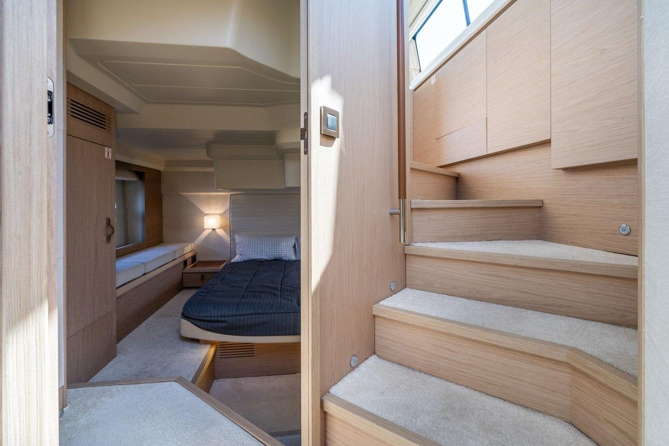 Buy a yacht 2018 Beneteau Monte Carlo MC4 2018