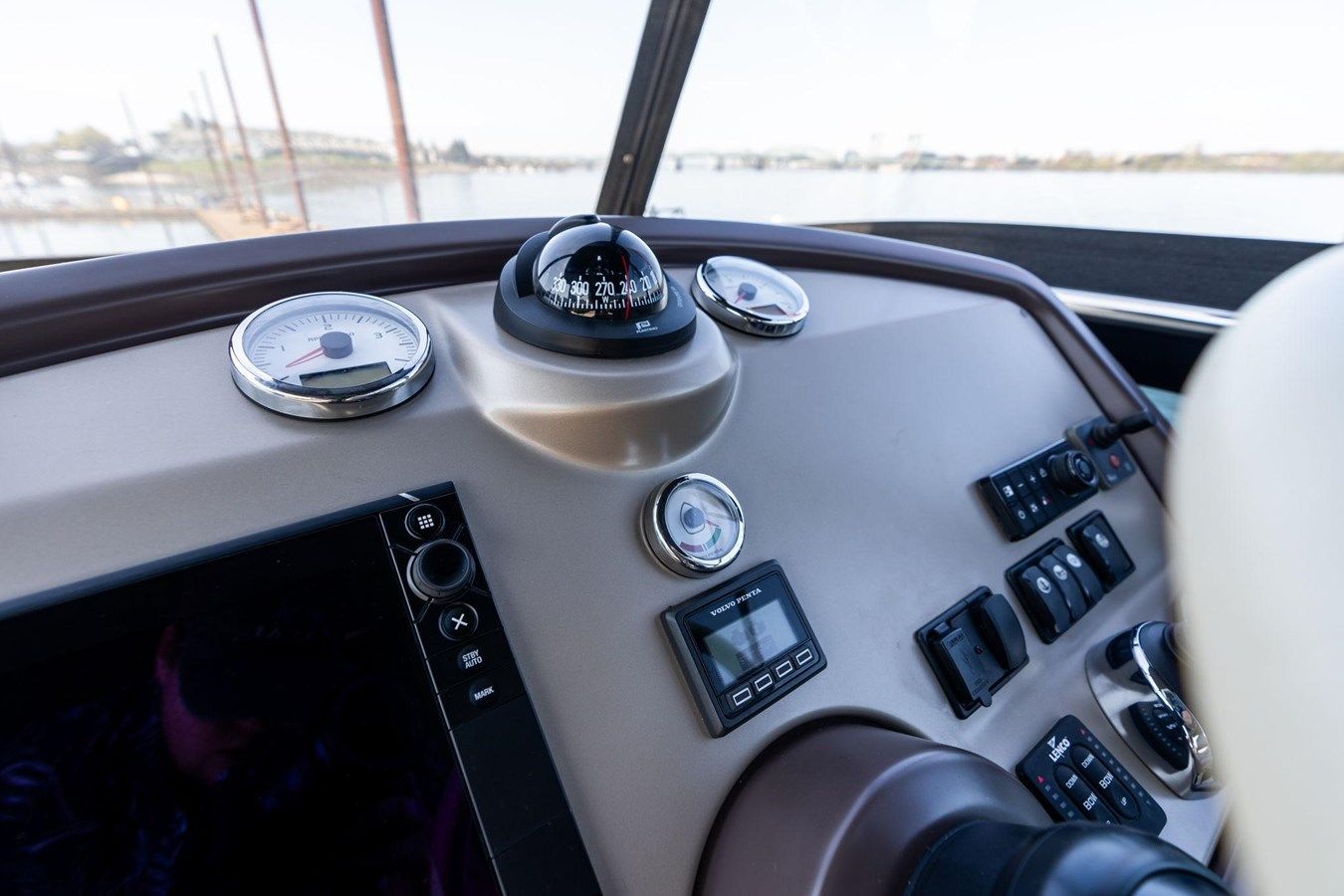 2018 Beneteau Monte Carlo MC4 - Beneteau yacht sale