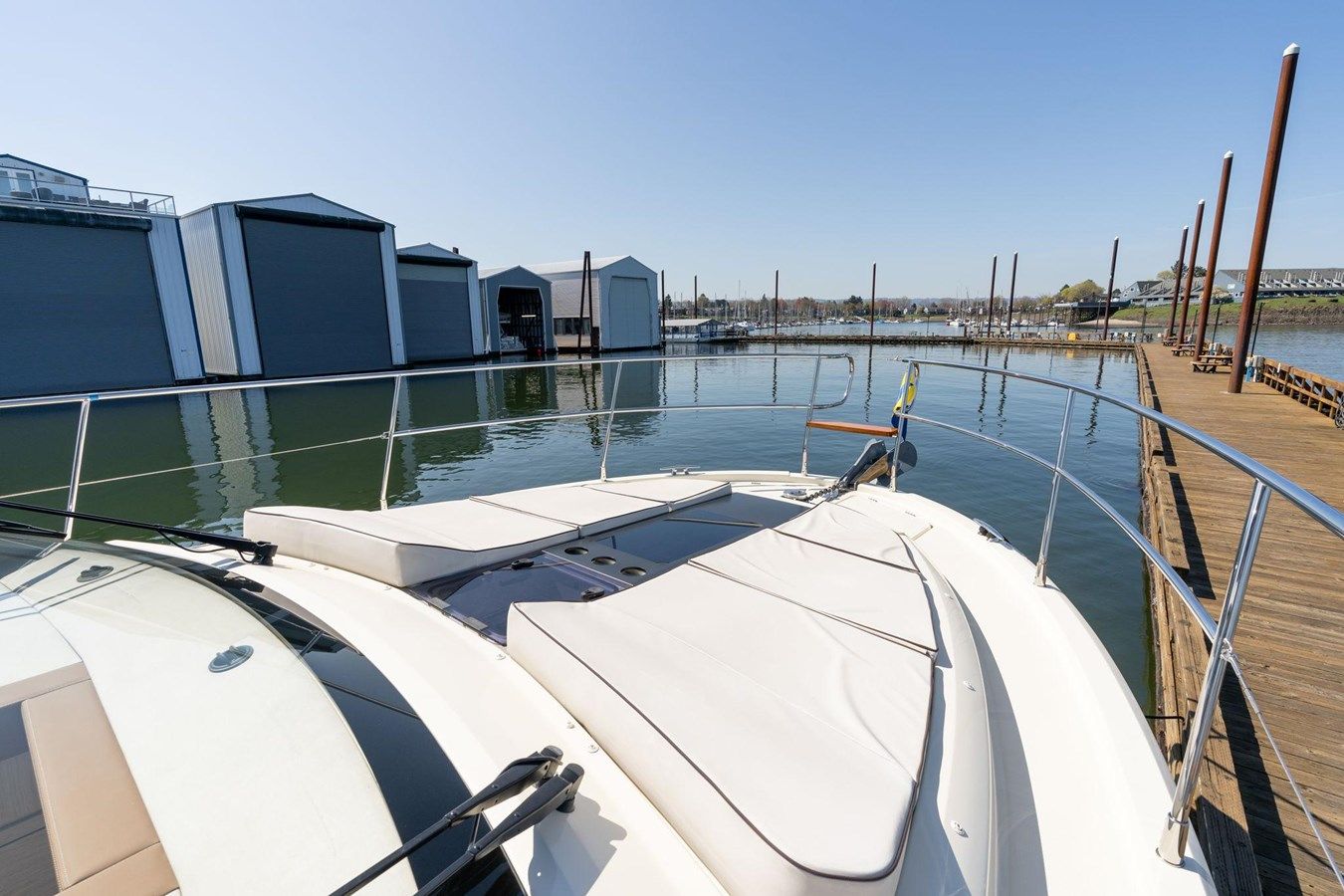 Buy a yacht 2018 Beneteau Monte Carlo MC4