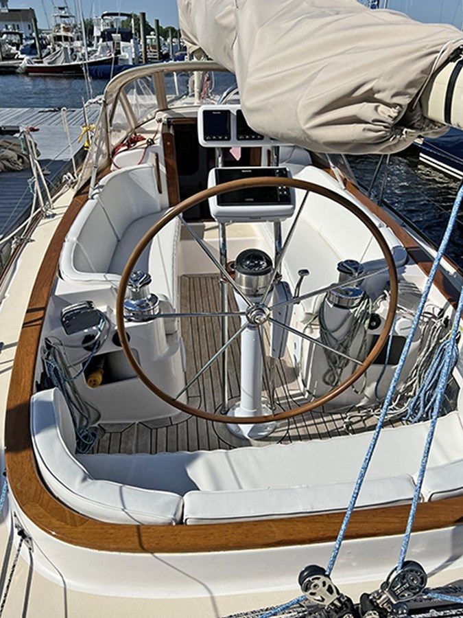 Buy a yacht HERON 33