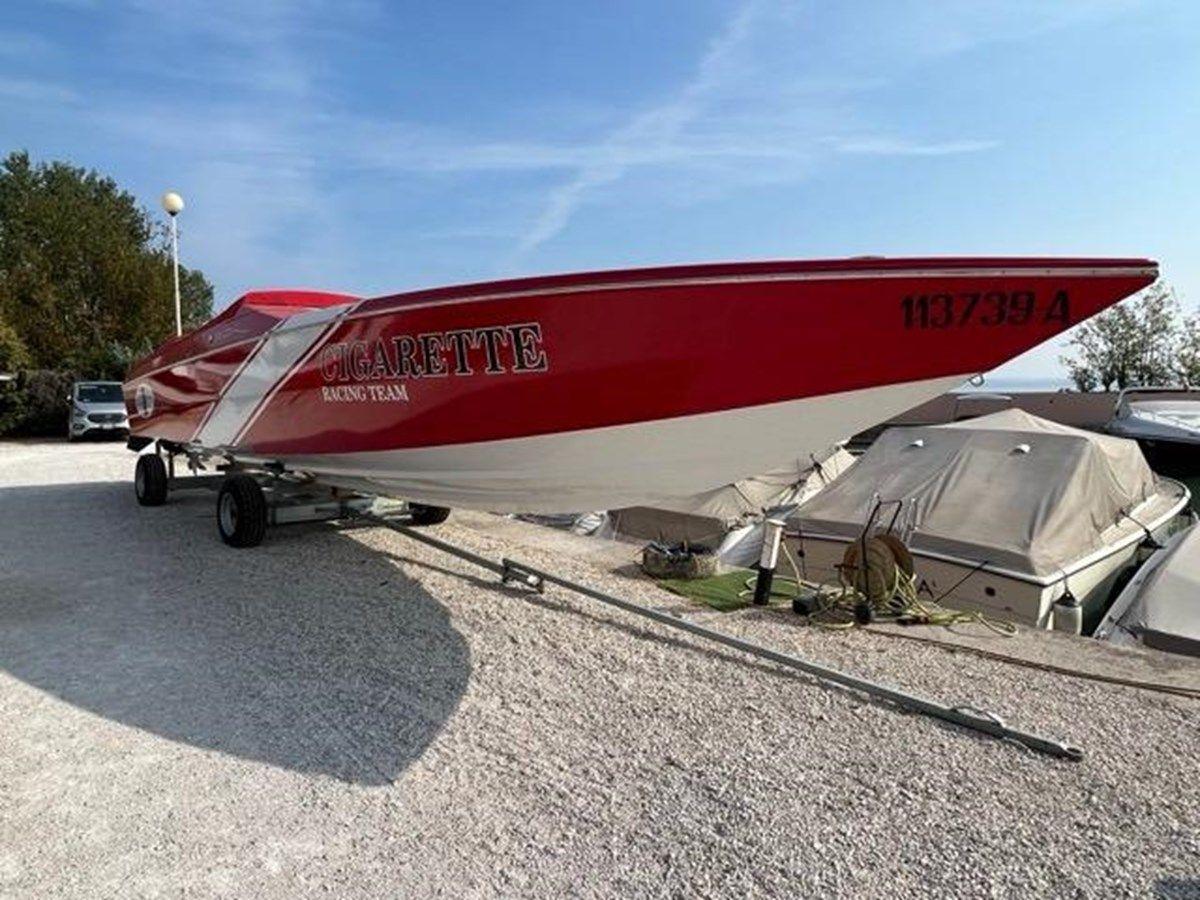 Cigarette 42' X 42' X