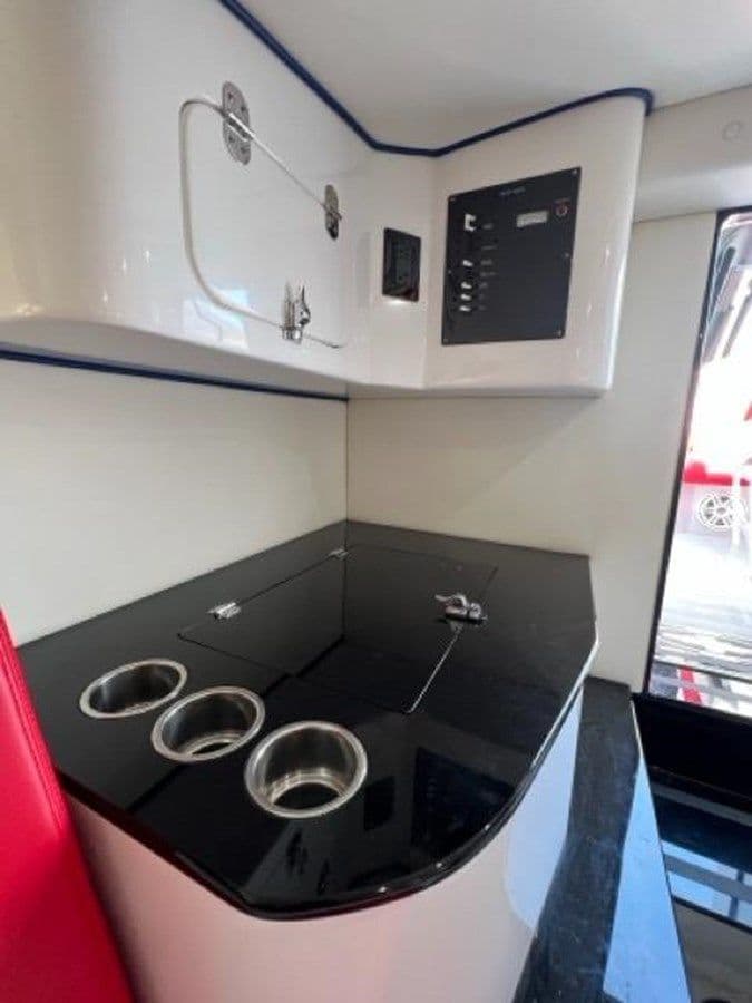 the best price on Cigarette 42' X 2016