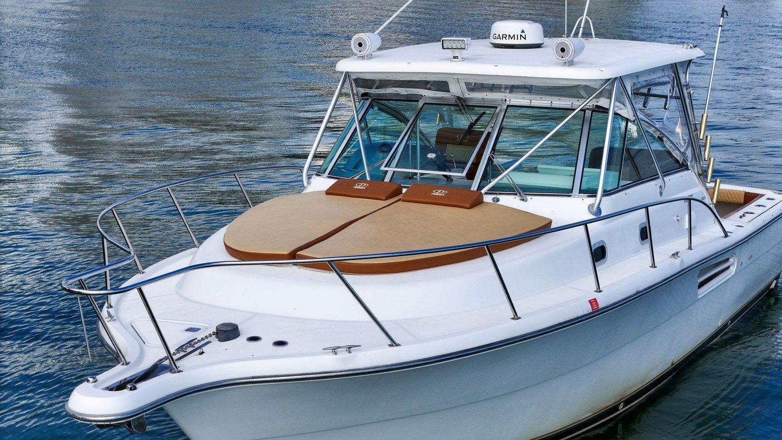 Лучшая цена на Pursuit 3400 Express - PURSUIT BOATS