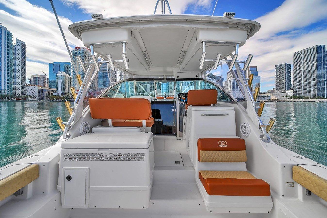 Купить Pursuit 3400 Express