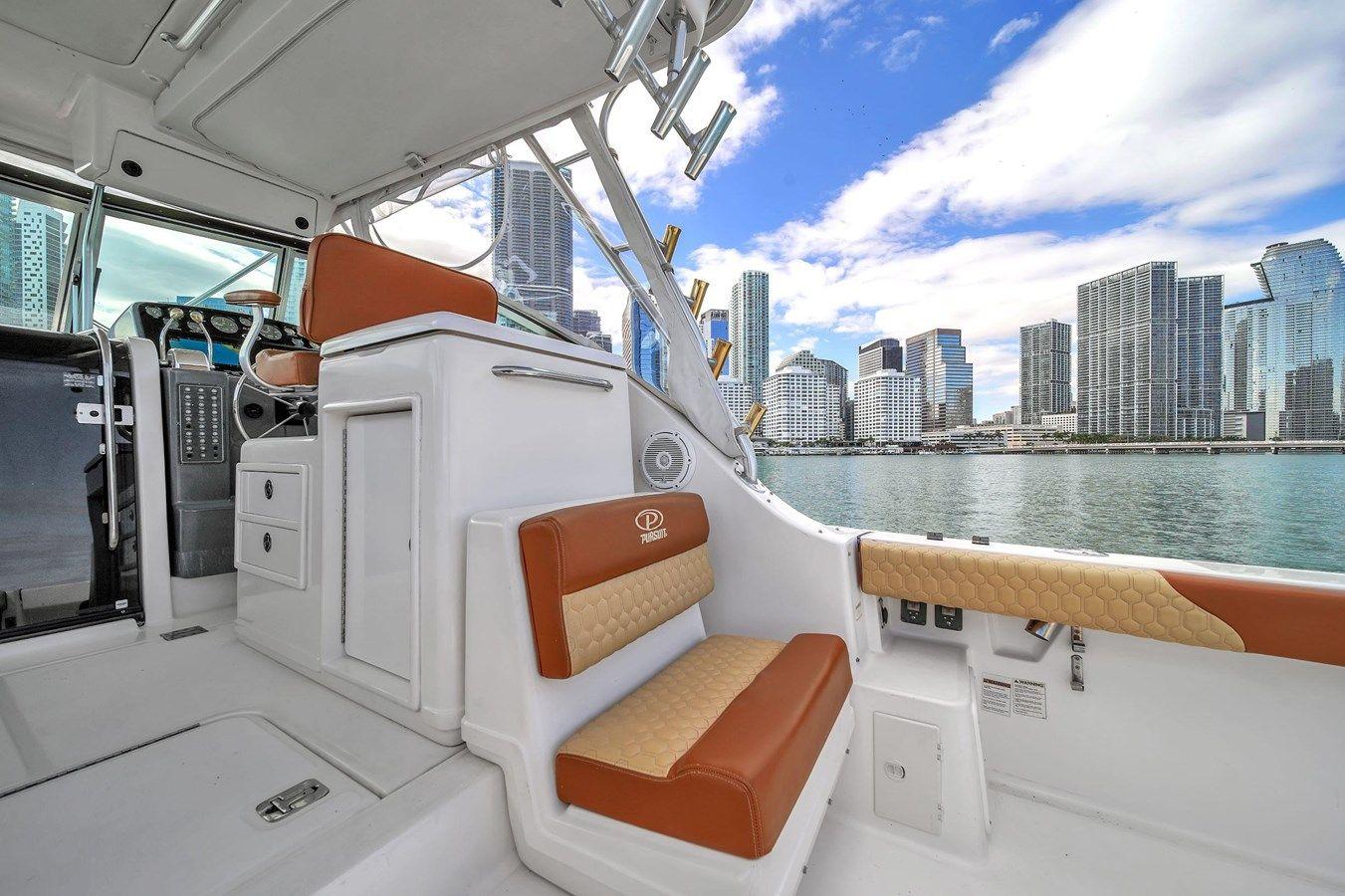 Стоимость яхты Pursuit 3400 Express - PURSUIT BOATS