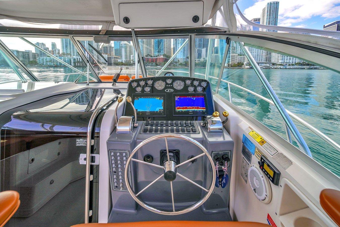 Купить Pursuit 3400 Express - PURSUIT BOATS