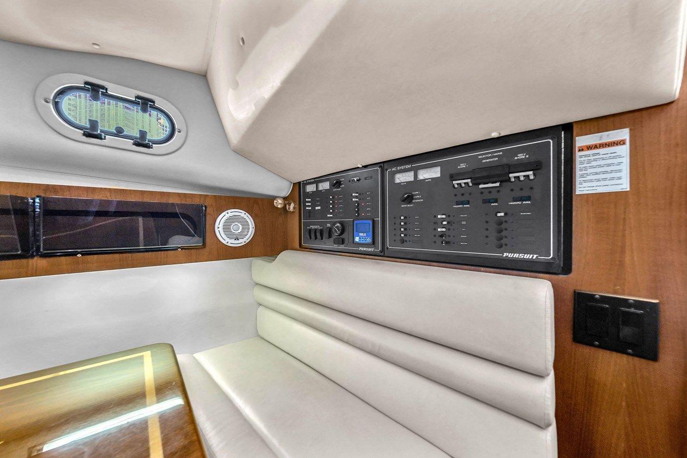 Купить яхту Pursuit 3400 Express 34 в Shestakov Yacht Sales