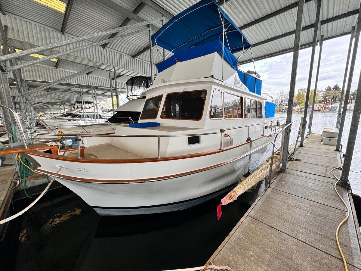 1976 Californian Aft Cabin - CALIFORNIAN